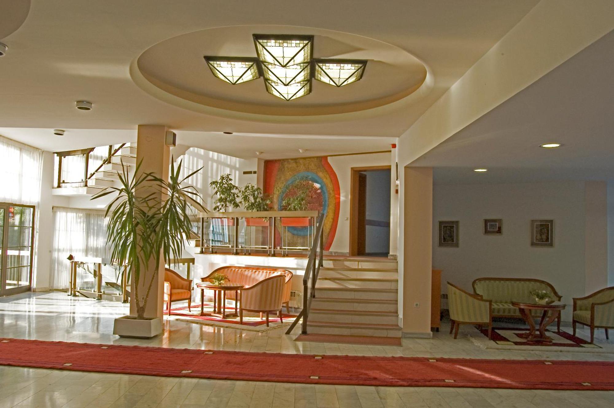 Hotel Makpetrol 斯特鲁加 内观 照片