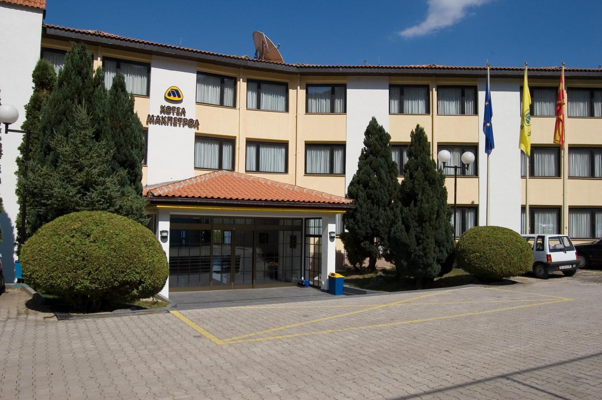 Hotel Makpetrol 斯特鲁加 外观 照片