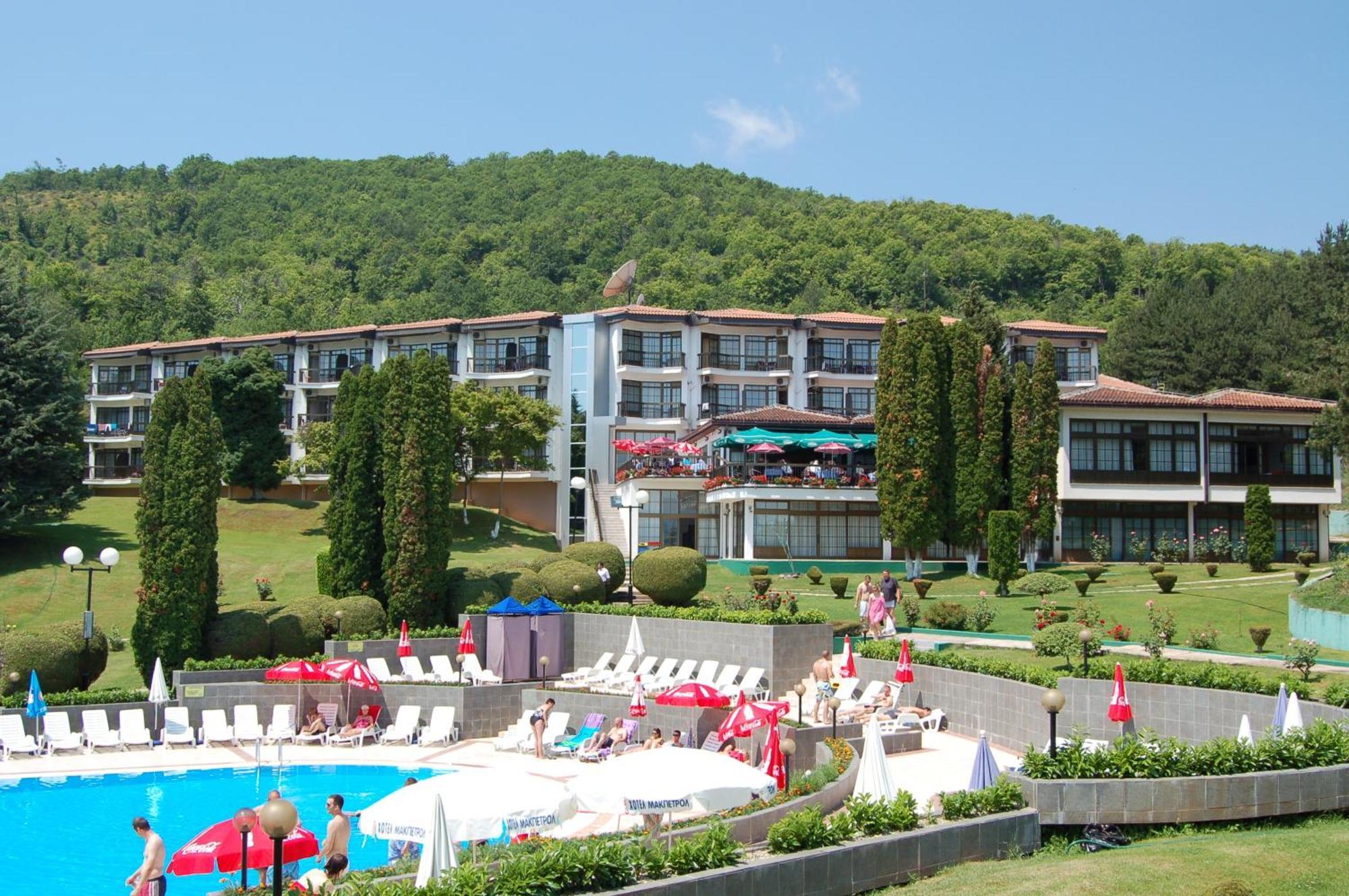 Hotel Makpetrol 斯特鲁加 外观 照片
