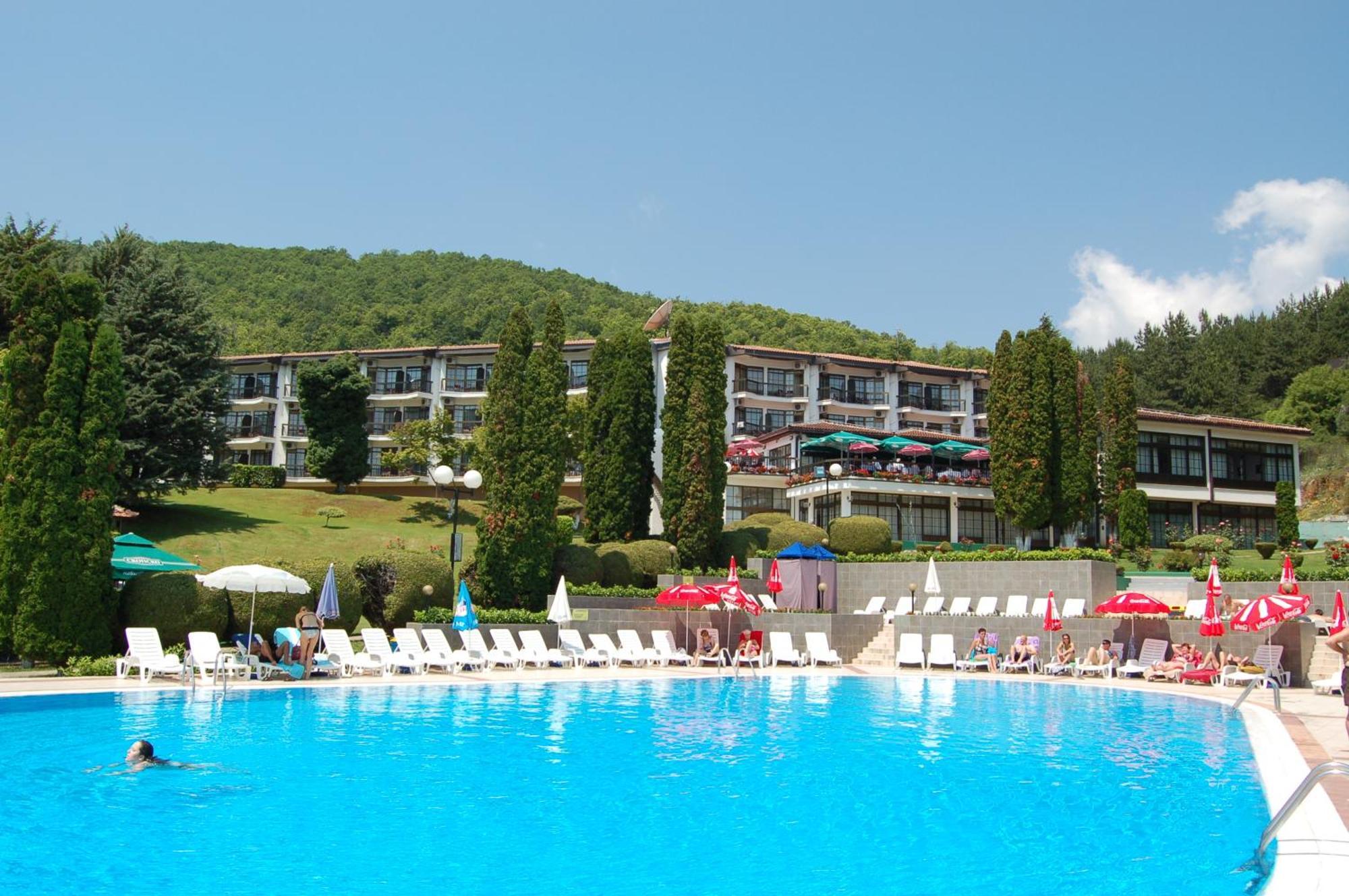 Hotel Makpetrol 斯特鲁加 外观 照片